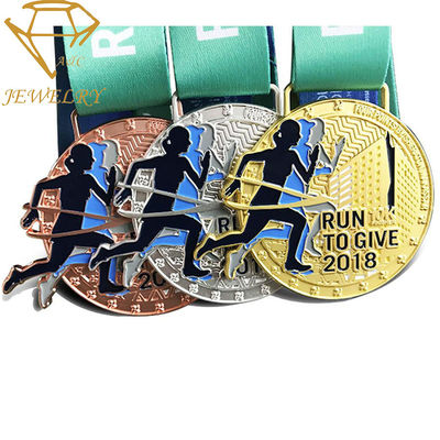 Marathon trägt kundenspezifische Medaillen online zur Schau