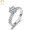Pflastern Sie Diamant-Hochzeit silbernen Ring With Name Engraved